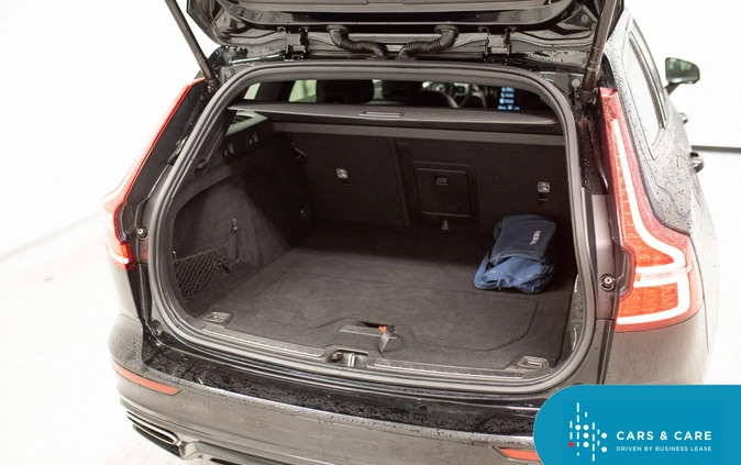 Volvo V60 cena 122900 przebieg: 101736, rok produkcji 2020 z Skalbmierz małe 254